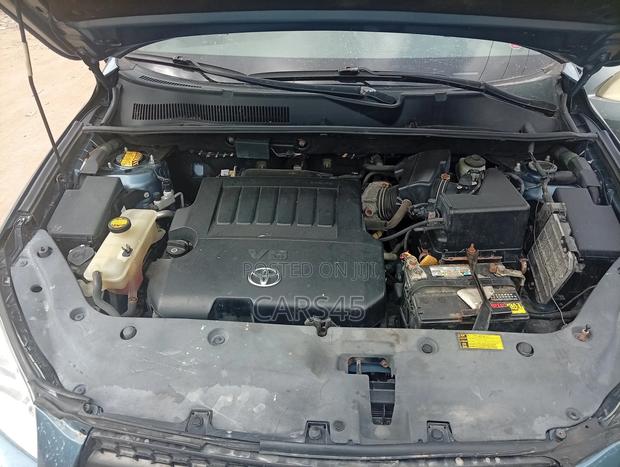 Toyota RAV4 2011 Blue