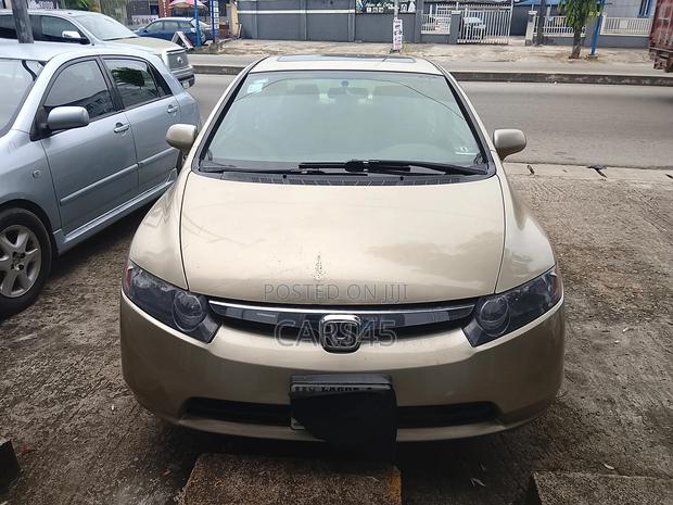 Honda Civic 1.8 Coupe DX 2007 Gold