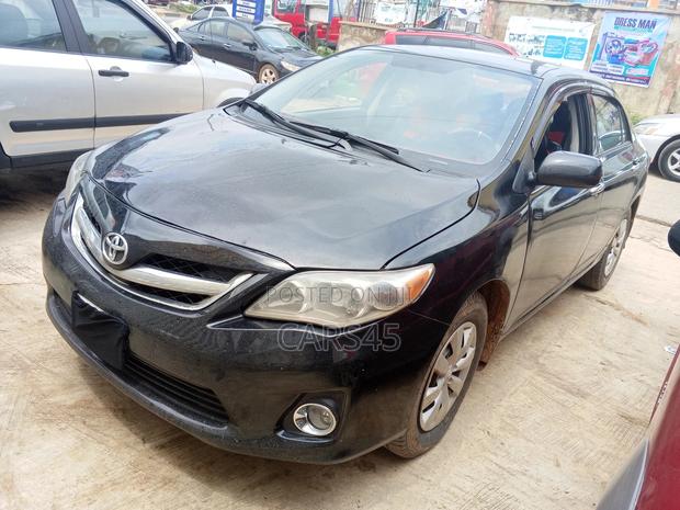 Toyota Corolla 2010 Black