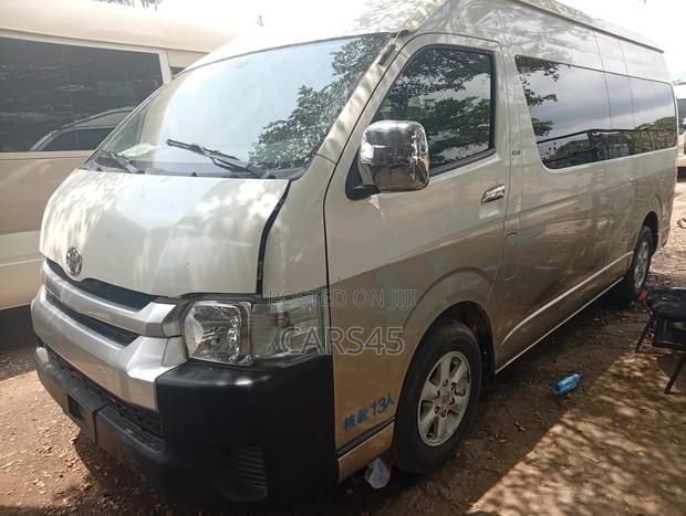 Toyota HiAce 2018 Gray