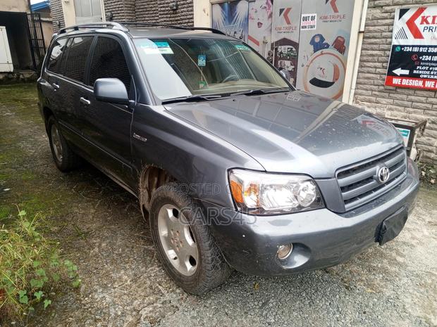 Toyota Highlander 2004 Gray