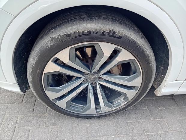 Audi Q8 2019 White