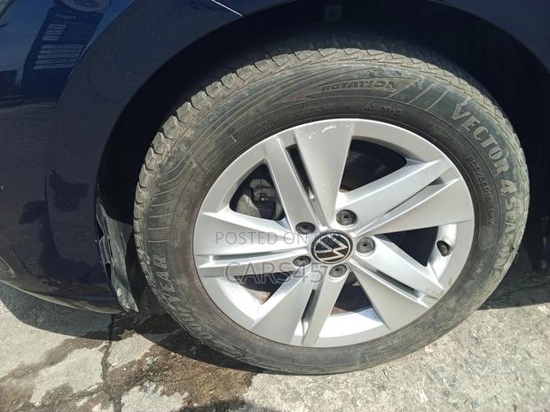 Volkswagen Golf 2023 Blue
