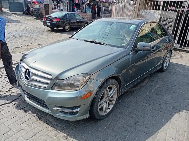 Mercedes-Benz C300 2012 Gray