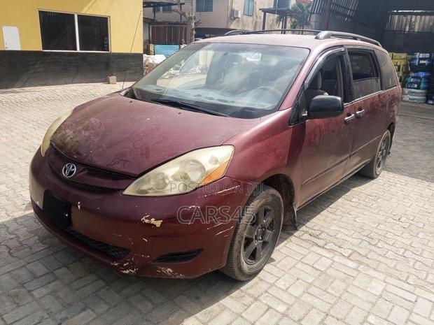 Toyota Sienna 2006 Burgandy