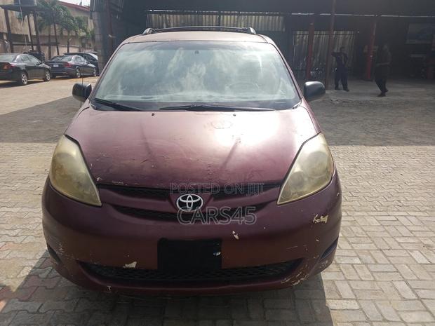 Toyota Sienna 2006 Burgandy