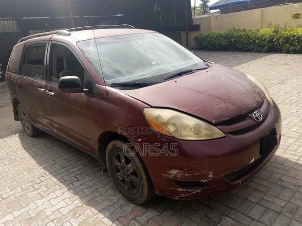 Toyota Sienna 2006 Burgandy