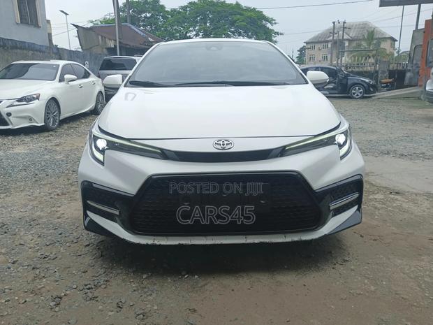 Toyota Corolla SE 2024 White