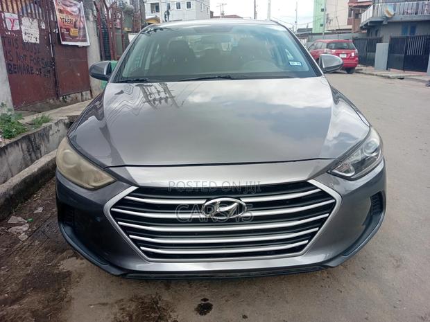 Hyundai Elantra 2018 Gray