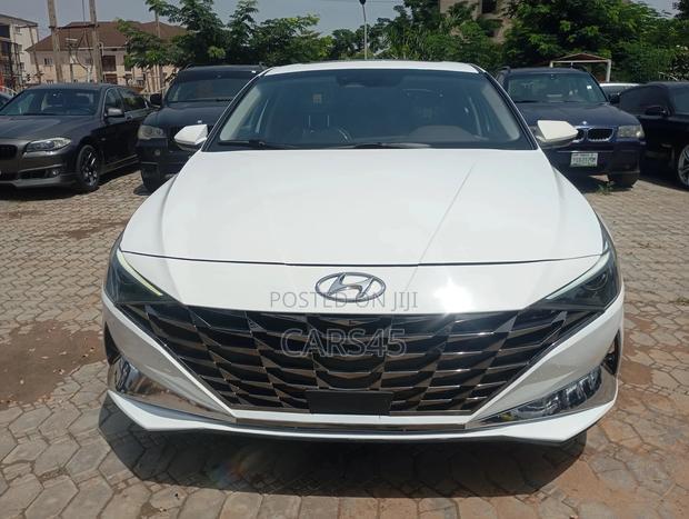 Hyundai Elantra 2023 White