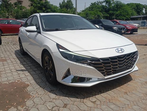 Hyundai Elantra 2023 White