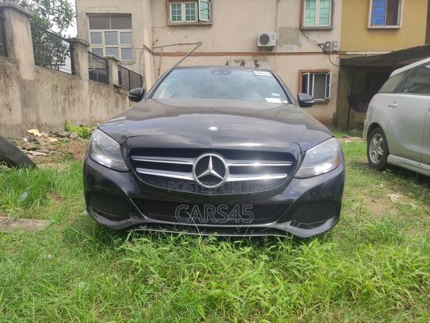 Mercedes-Benz C300 2016 Black