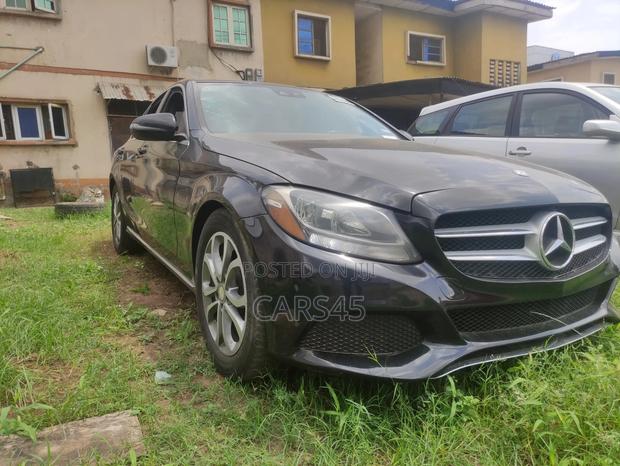 Mercedes-Benz C300 2016 Black