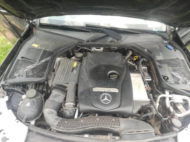Mercedes-Benz C300 2016 Black