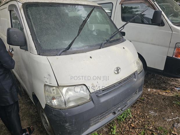 Toyota TownAce 2014 White