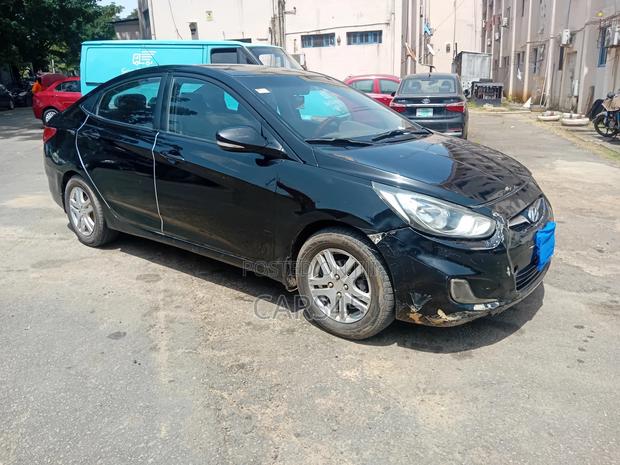 Hyundai Accent 2012 Black