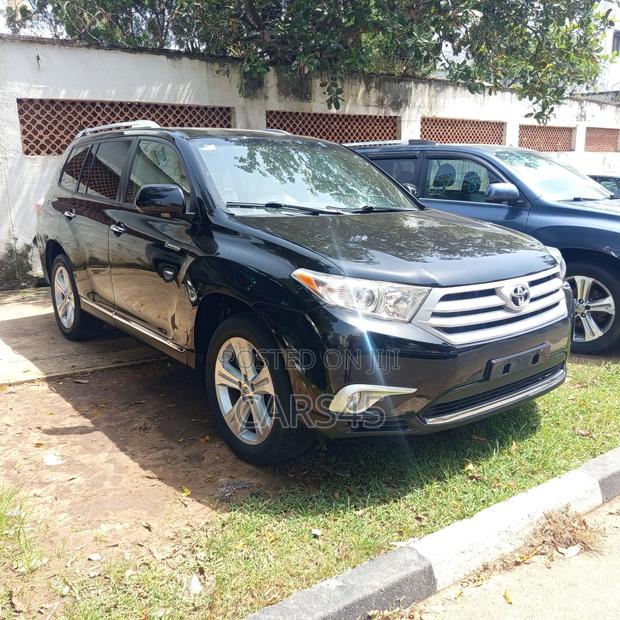 Toyota Highlander 3.5L 4WD 2013 Black