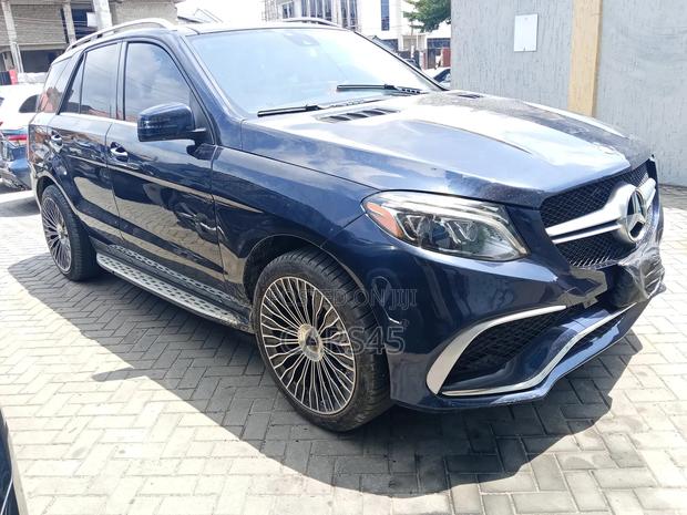Mercedes-Benz M Class 2013 Blue