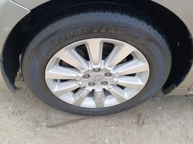 Toyota Sienna 2015 Gold