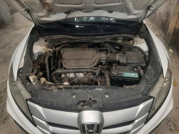 Honda Crosstour 2010 White