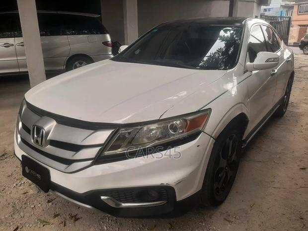Honda Crosstour 2010 White