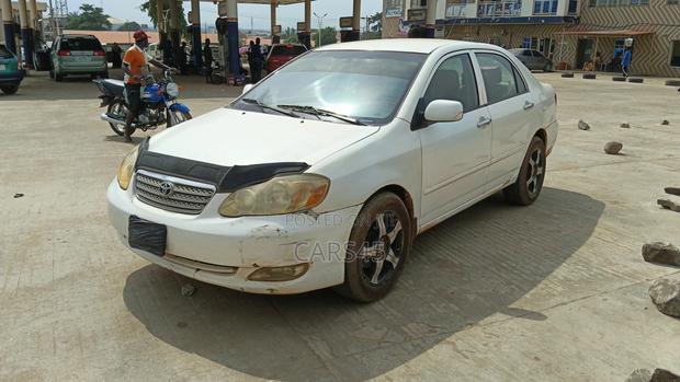 Toyota Corolla 2004 White