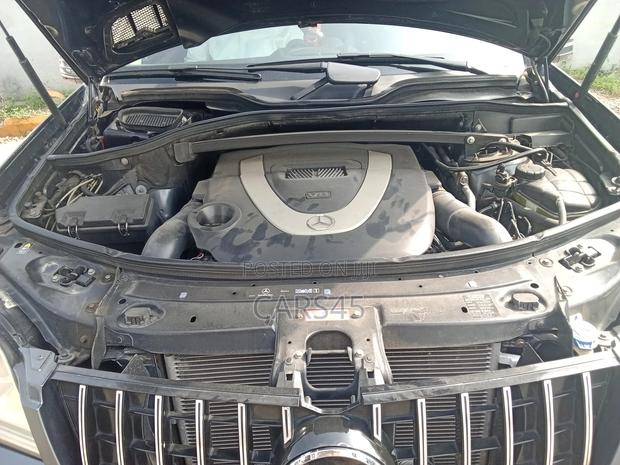 Mercedes-Benz GL-Class 2011 Gray