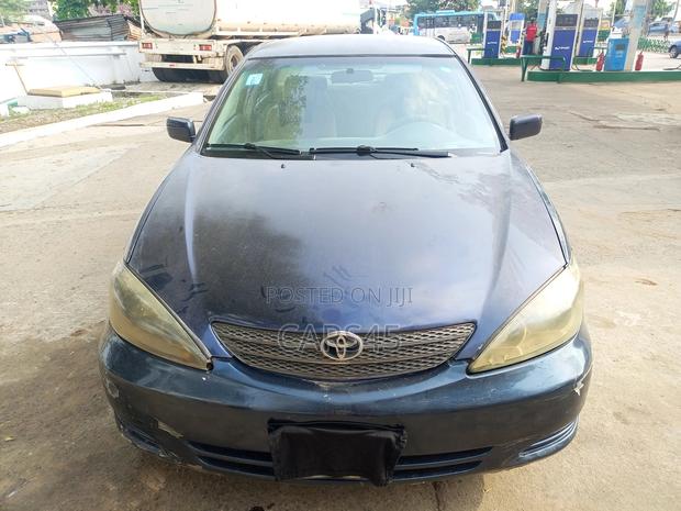 Toyota Camry 2004 Blue