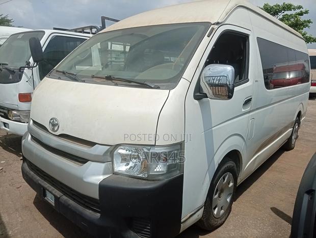Toyota HiAce 2018 Gray