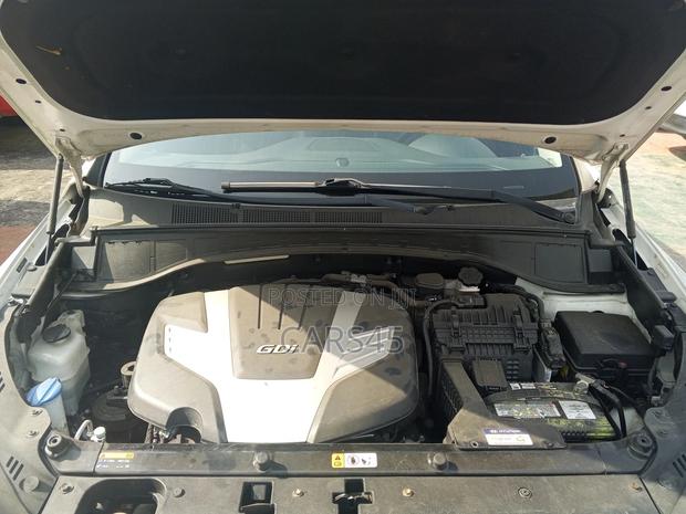 Hyundai Santa Fe 2018 White