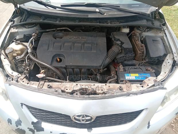 Toyota Corolla 2009 Silver