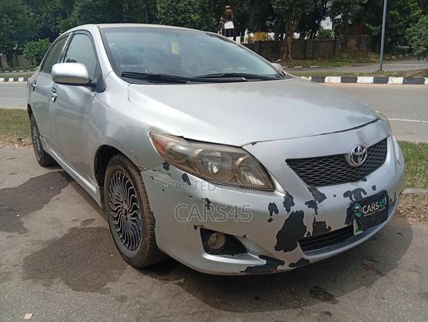 Toyota Corolla 2009 Silver