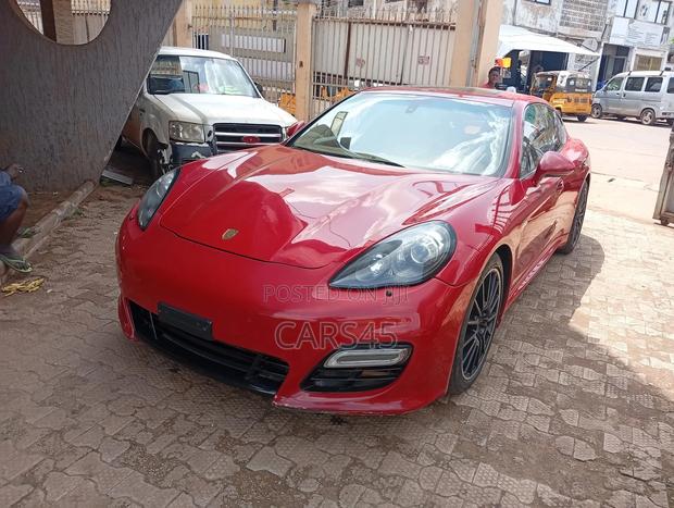 Porsche Panamera 2013 Red