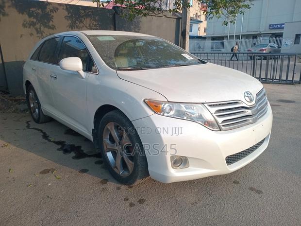 Toyota Venza 2011 White