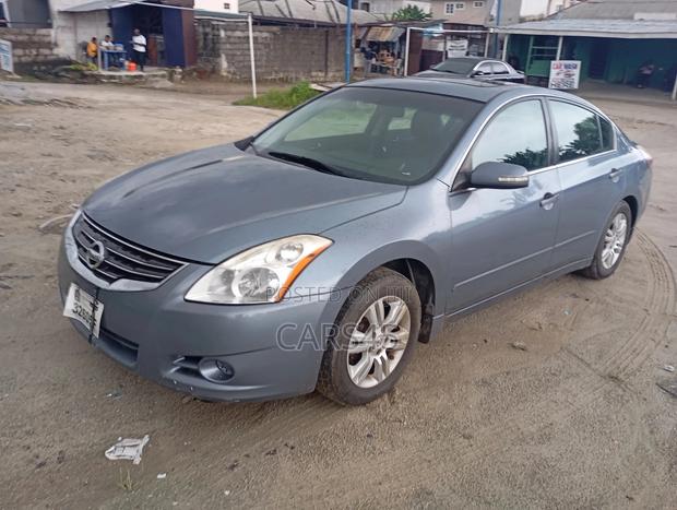 Nissan Altima 2012 Gray
