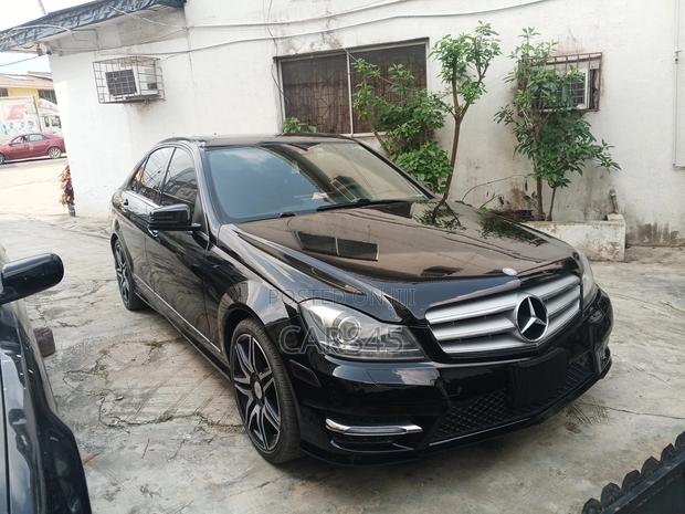 Mercedes-Benz C350 2013 Black
