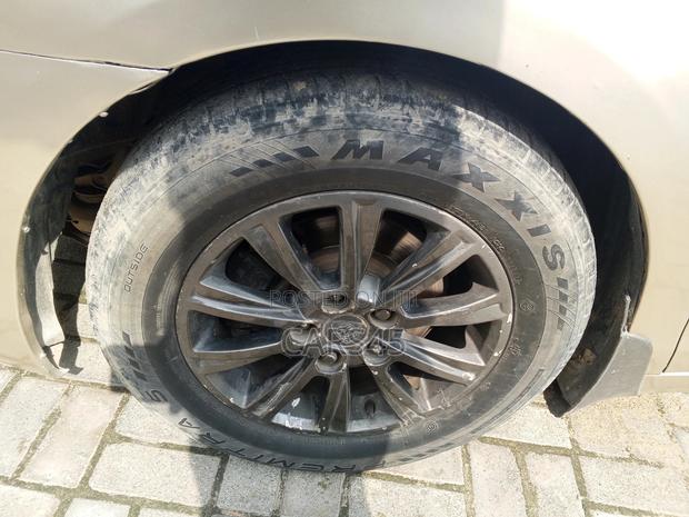 Toyota Camry 2010 Gold