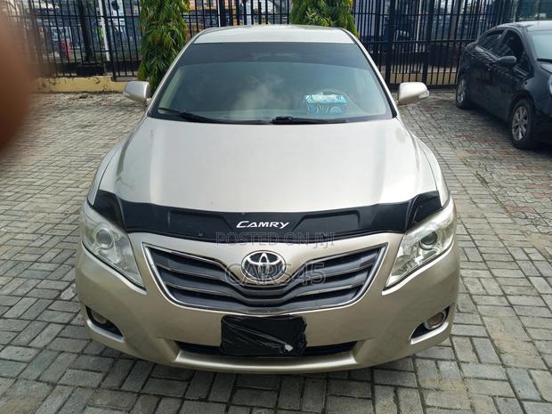 Toyota Camry 2010 Gold