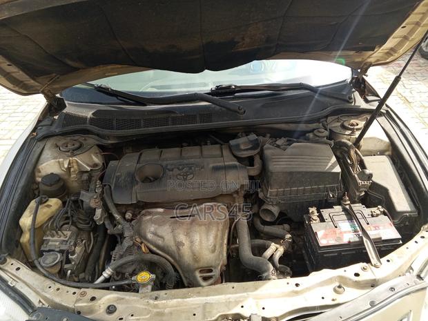 Toyota Camry 2010 Gold