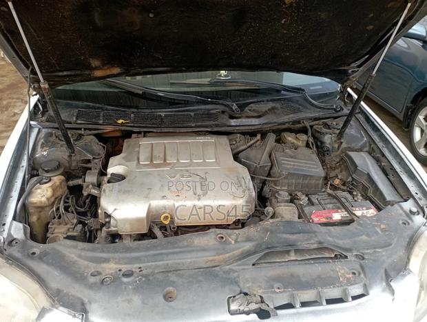 Toyota Avalon 2006 White