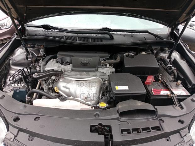 Toyota Camry SE 4dr Sedan (2.5L 4cyl 6A) 2015 Gray