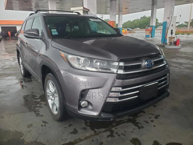 Toyota Highlander Limited Platinum 4x2 V6 (3.5L 6cyl 8A) 2018 Gray