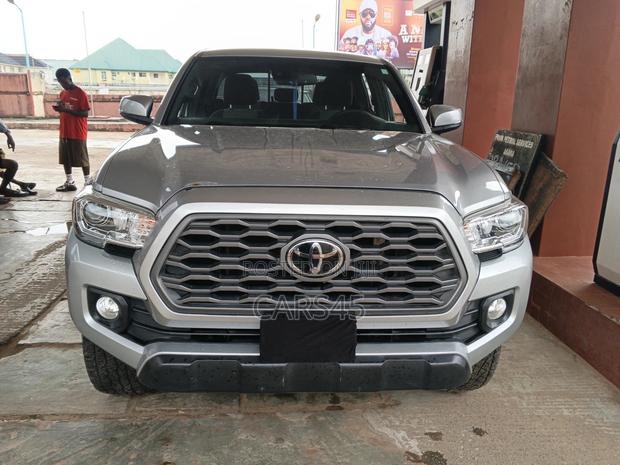 Toyota Tacoma 2023 Gray