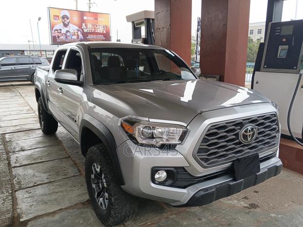 Toyota Tacoma 2023 Gray