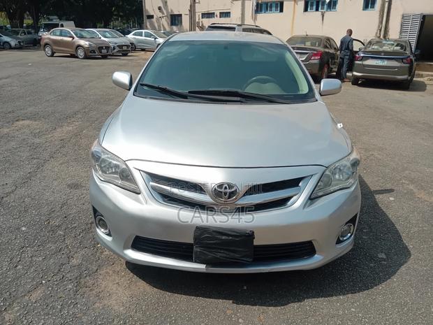 Toyota Corolla 2009 Silver