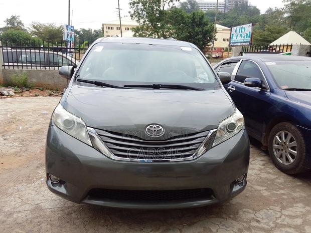 Toyota Sienna 2012 Teal
