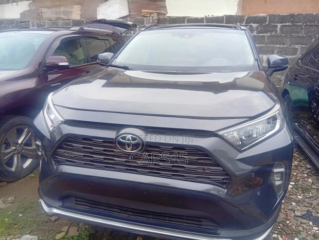 Toyota RAV4 2019 Gray