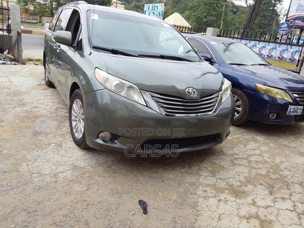 Toyota Sienna 2012 Teal
