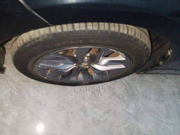 Toyota Avalon 2020 Black