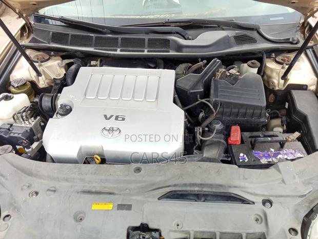 Toyota Avalon 2011 Beige